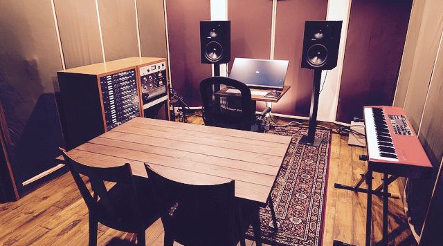 BAGUS Recording Studio コントロール　ルーム　GENELEC 1032A
